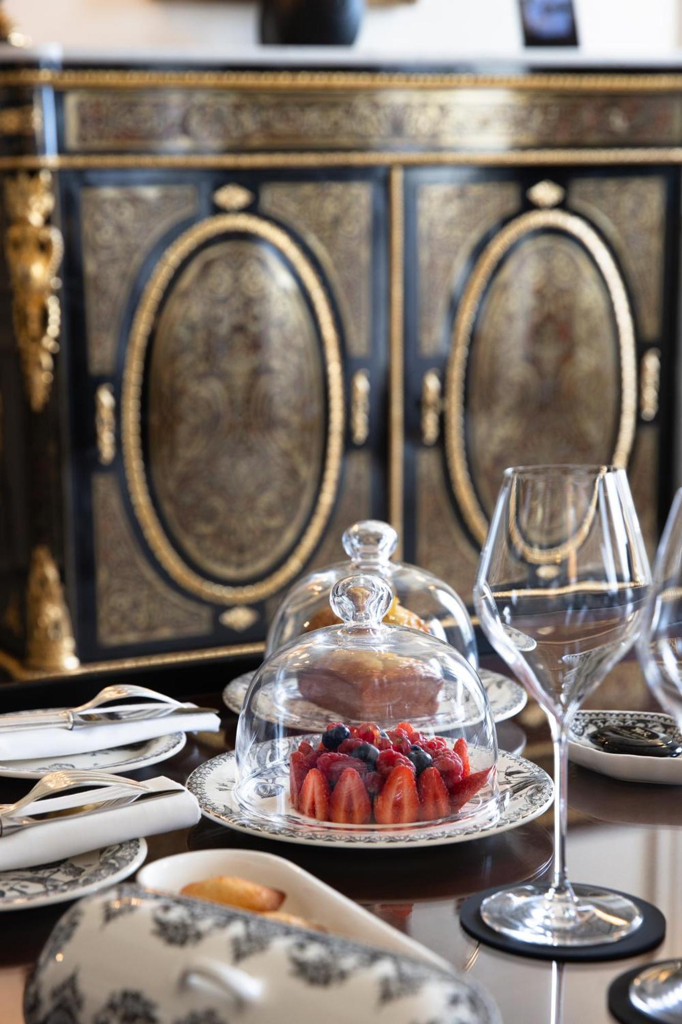 La Reserve Paris Hotel & Spa Екстер'єр фото